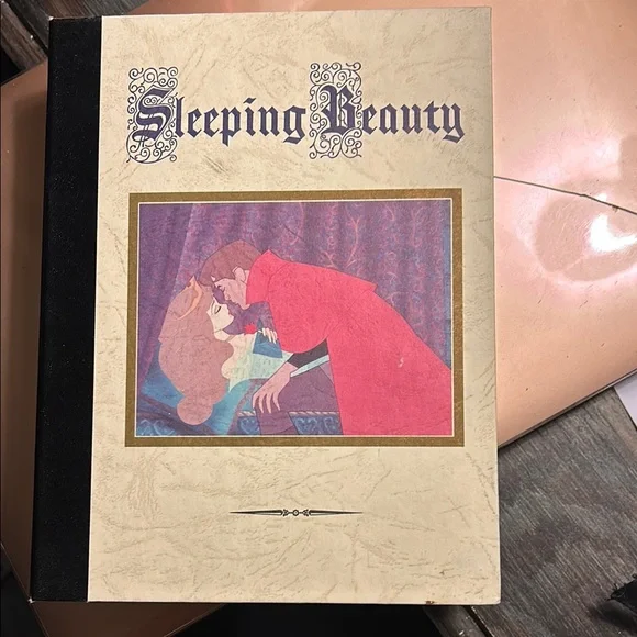 Disney Sleeping Beauty Limited Edition Watch - Picture 1 of 13